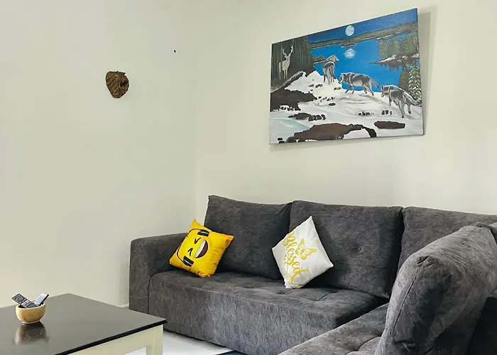Buxton Luxury Apartment